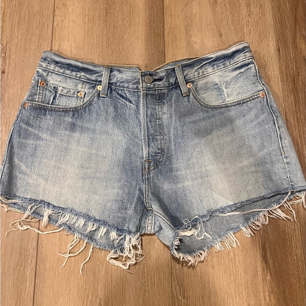 Classic Levi’s 501 Button Fly Light Blue Women's Shorts Size 31 NWOT